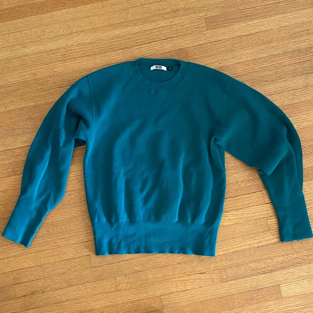 Uniqlo Green Sweater